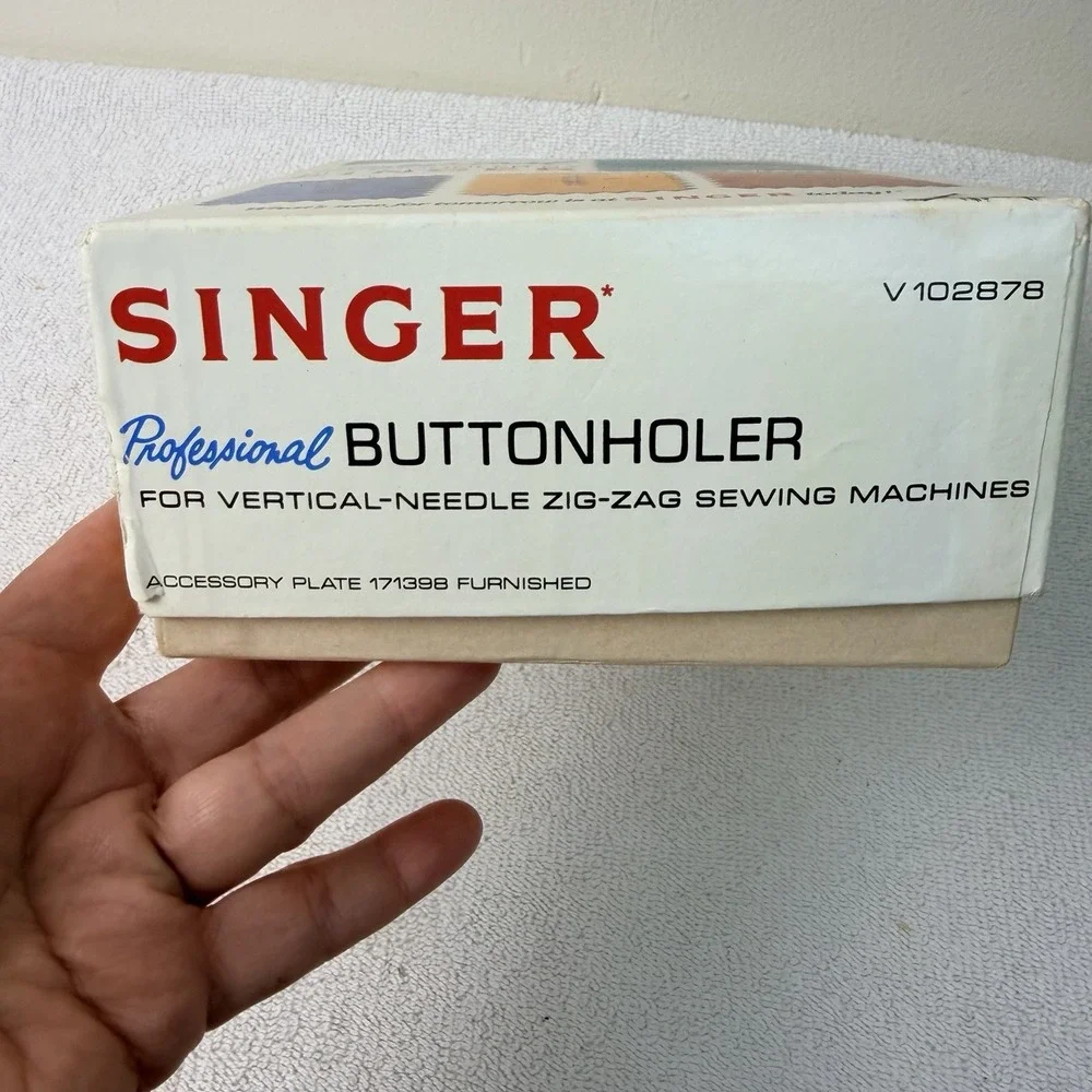 Singer Professional Buttonholer for Vertical Needle Zig Zag Machines V102878